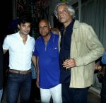 rahul bhat,manmohan singh & sudhir mishra at a surprise birthday party for Sudhir Mishra by Rahul Bhat in Mumbai on 22nd Jan 2014